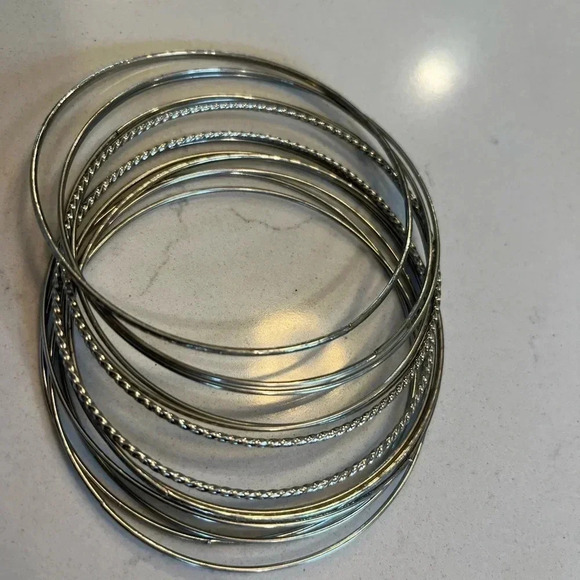 5/20$ 2 sets of  stainless steel bracelets - Picture 6 of 10